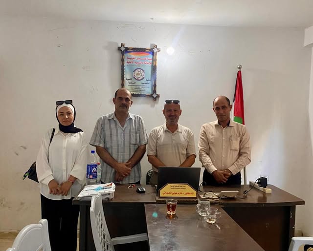 وفد لجنة شؤون النازحين يزور هيئة فلسطين العربية للإغاثة والتنمية الأهلية