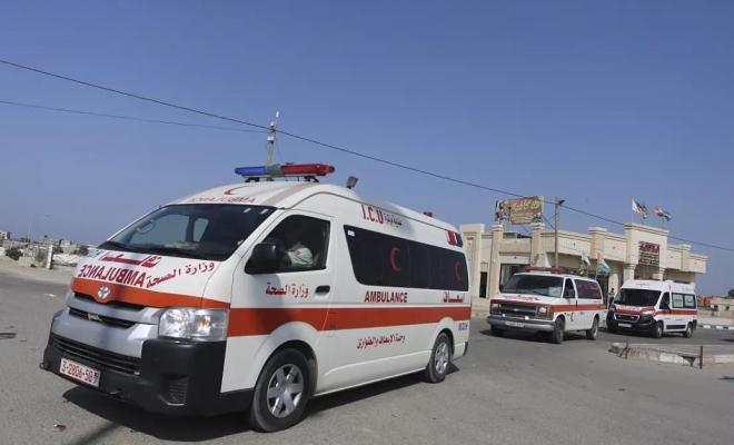 الإغاثة الطبية تُحذّر من توقف خدماتها بغزة جراء شح الوقود وقطع الإمدادات