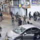 تصعيد إسرائيلي واسع في القدس والضفة: عملية عسكرية في عناتا وشعفاط واستشهاد فلسطيني وإصابات واعتقالات