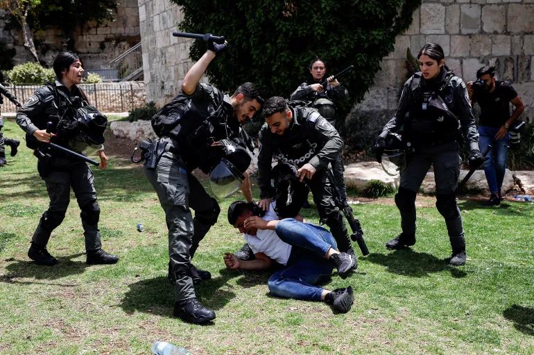 نقابة الصحفيين: 84 انتهاكًا بحق الصحفيين الفلسطينيين خلال آب