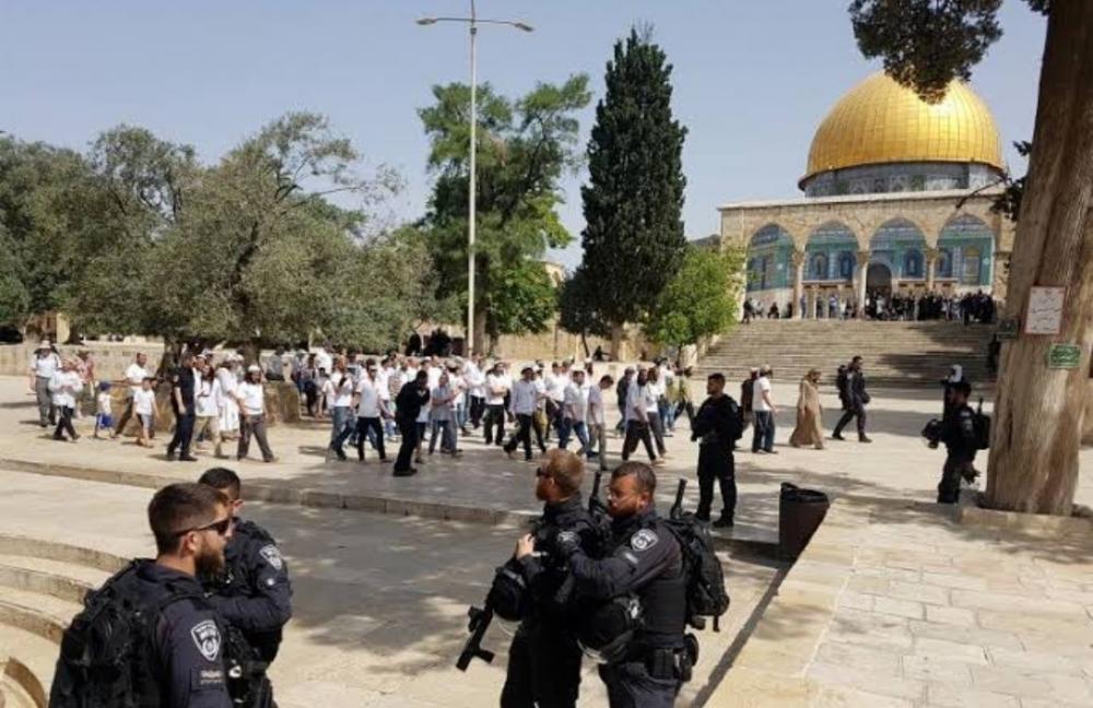 مع اقتراب الأعياد اليهودية الأقصى.. سباق إسرائيلي لفرض طقوس جديدة وتهويده تمهيدًا لإقامة “الهيكل”
