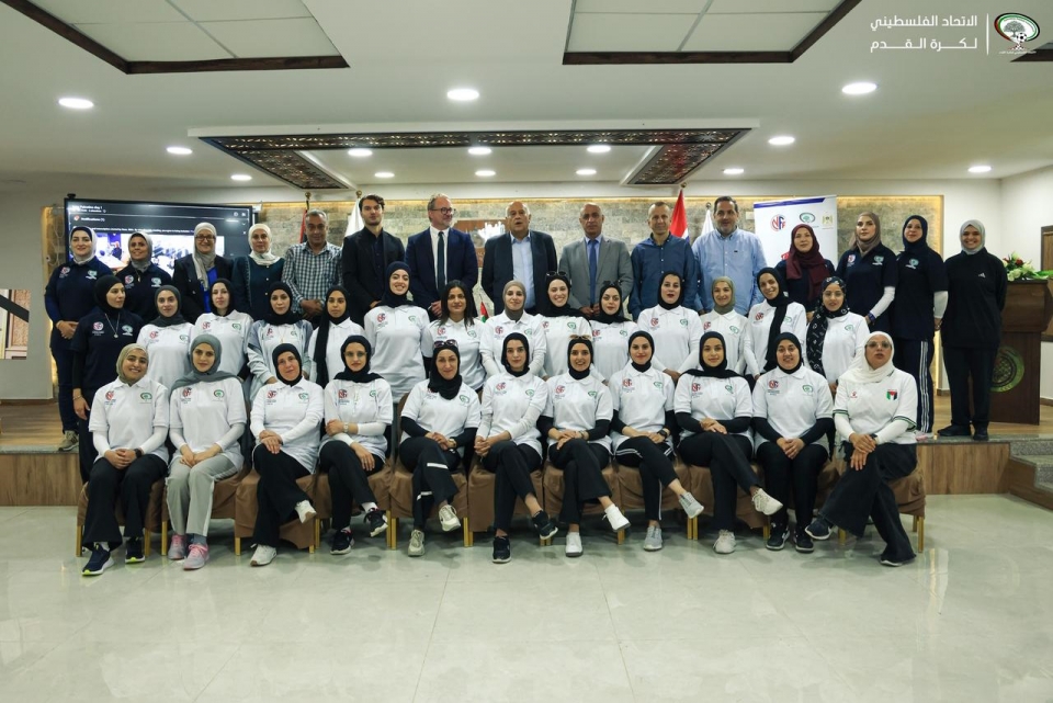 افتتاح دورة تدريب كرة القدم للفتيات لفئة البراعم في مدينة الأمل الشبابية