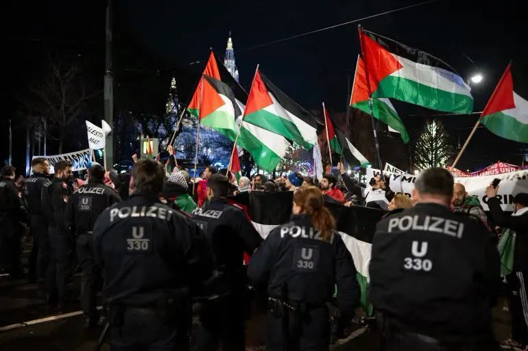 فعالية في فيينا تطالب بإلغاء مباراة النمسا وإسرائيل