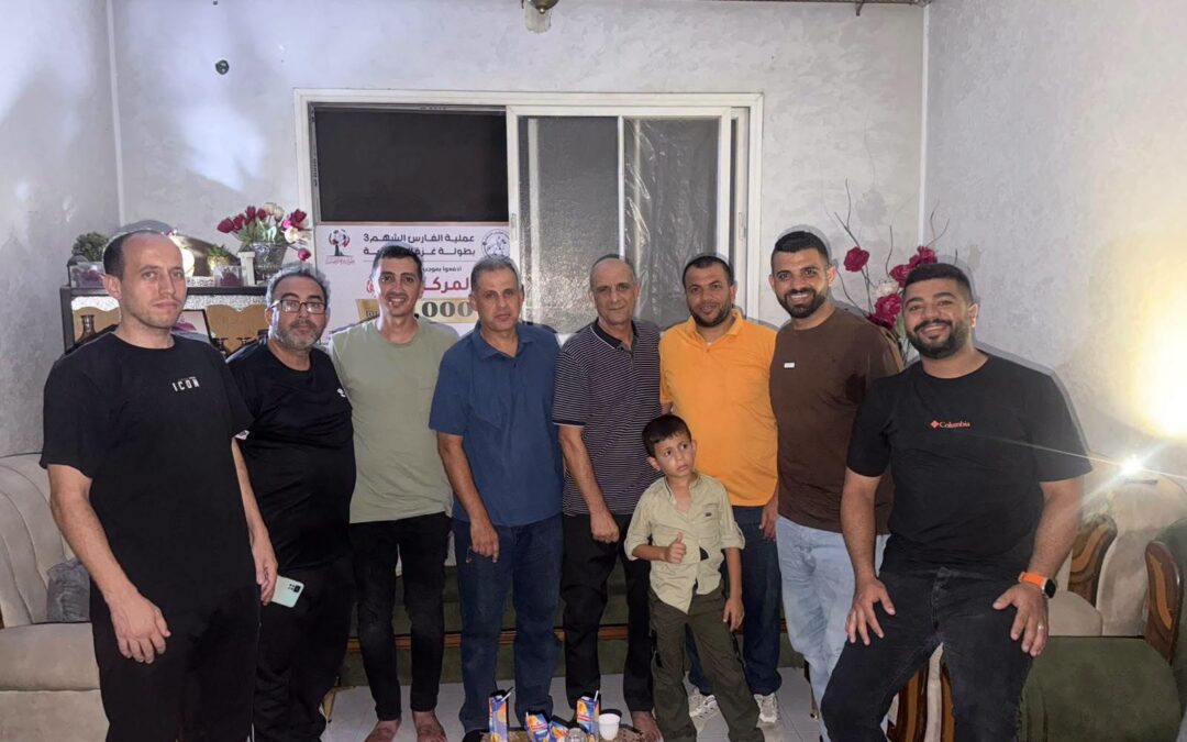 “خارج الخطوط” تكرم الرمز الرياضي الكابتن إبراهيم زكري في مخيم المغازي