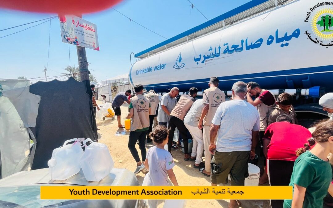 جمعية تنمية الشباب تبدأ حملة لتوزيع 120 ألف لتر من المياه الصالحة للشرب في قطاع غزة