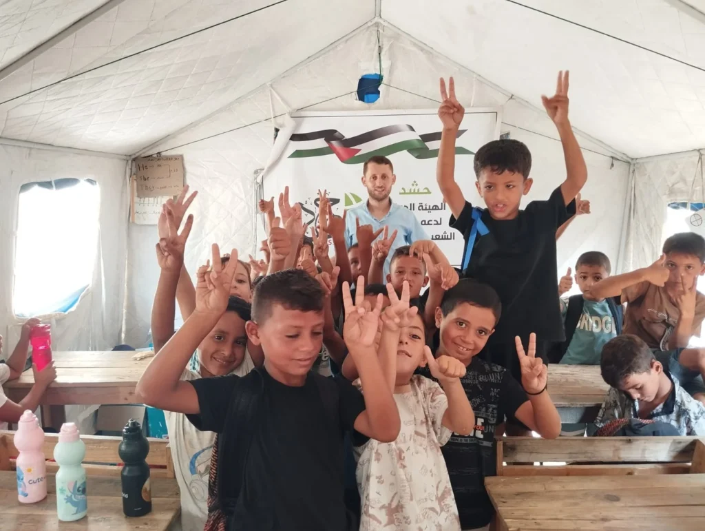 التعليم حق لا يسقط بالحرب.. «حشد» تعزز وعي الطلبة بحقهم في التعليم المجاني