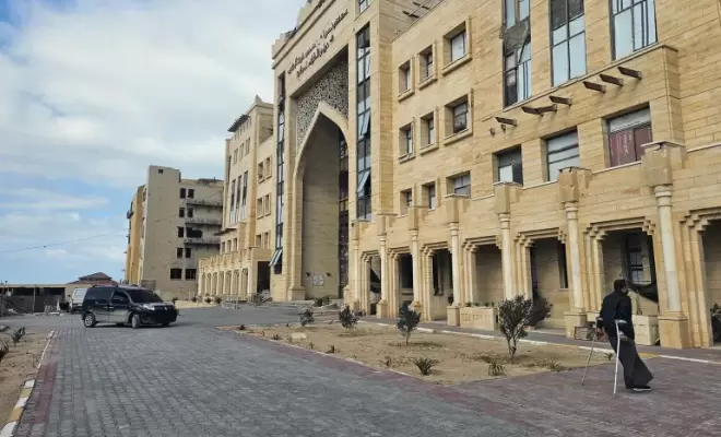 مستشفى “حمد” بغزة يعلن تعليق خدماته الخارجية الأربعاء بسبب أزمة النقل