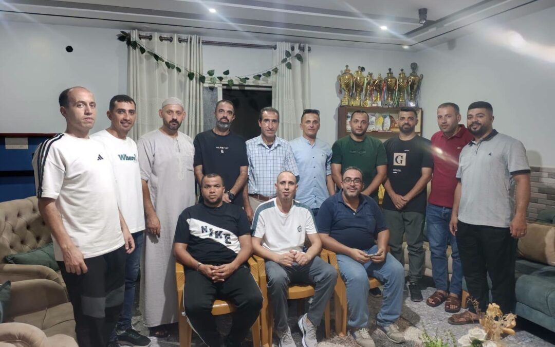 وفد “خارج الخطوط” يزور عائلة مهدي الرياضية تكريماً لمسيرتها المعطاءة وتضحياتها