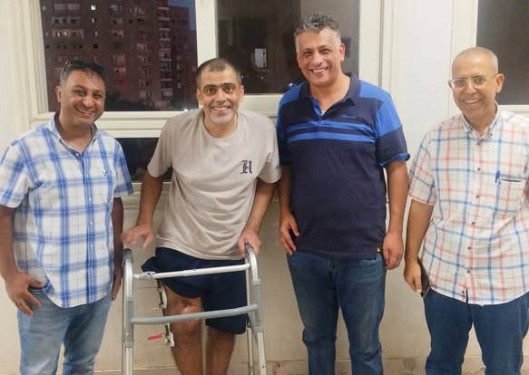 وفد من نقابة الصحفيين الفلسطينيين يزور الزميل حسين سعد في القاهرة للاطمئنان على صحته