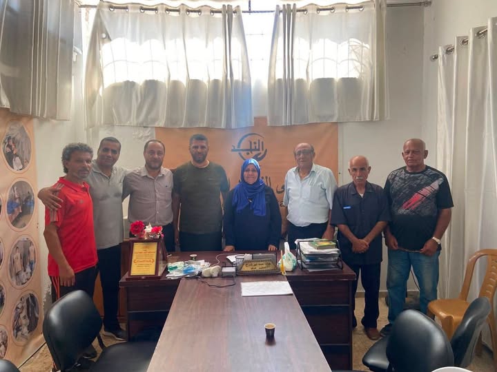 وفد الجمعية الفلسطينية لقدامى الرياضيين يزور جمعية ملتقى النجد التنموي لتعزيز التعاون والشراكة