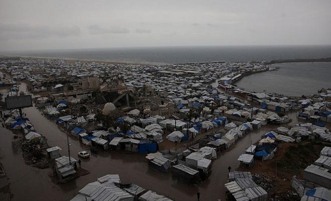 شبكة المنظمات الأهلية تحذر من أزمة إيواء ووقود بغزة