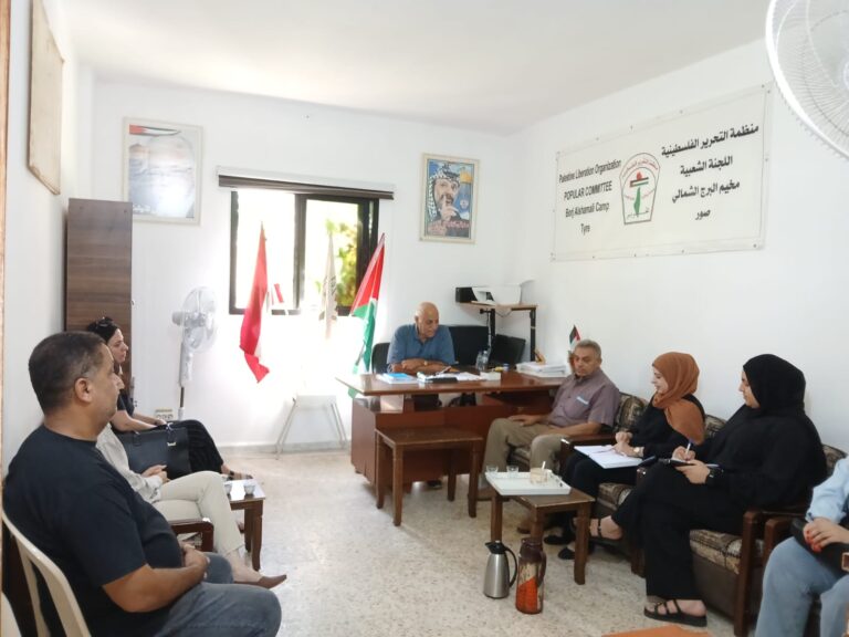 اللجنة الشعبية في مخيم برج الشمالي تستقبل وفد النجدة  الشعبية