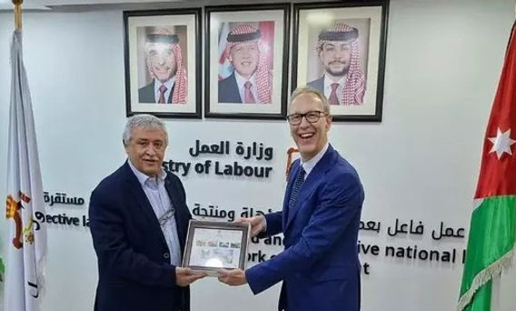 السفير زامبورليني يلتقي وزير النقل والعمل الأردني التدريب المهني والتعاون في صدارة المباحثات
