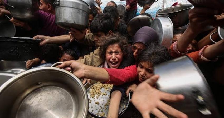 الباحث الاقتصادي أحمد أبو قمر :  انخفاض الدخل لأدنى مستوياته يسبب بيع الممتلكات الخاصة بقطاع غزة
