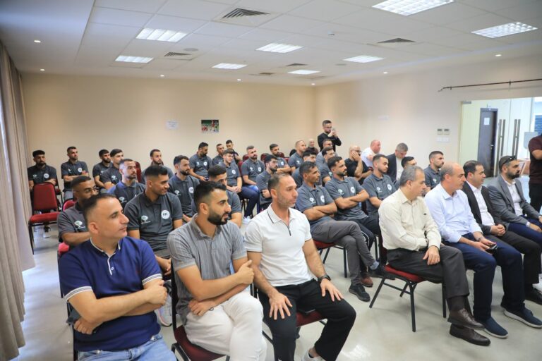اتحاد الكرة والجامعة العربية الأمريكية يفتتحان دورة المستوى الثالث