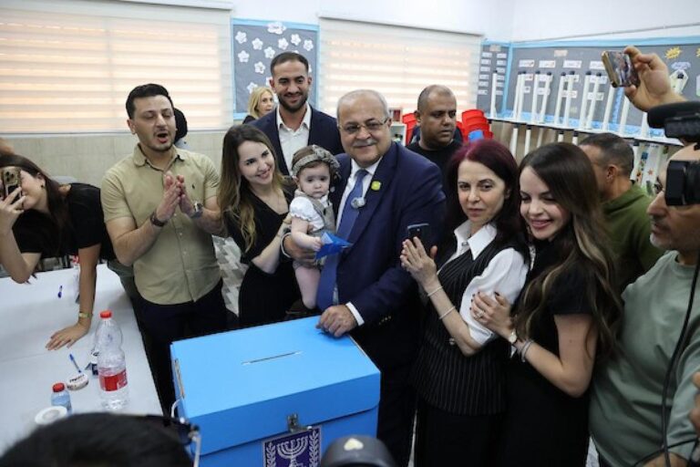 تحليل انتخابات إسرائيل 2026: مشاركة قياسية وصعود التصويت العربي وتفاوت الإقبال بين معاقل الأحزاب