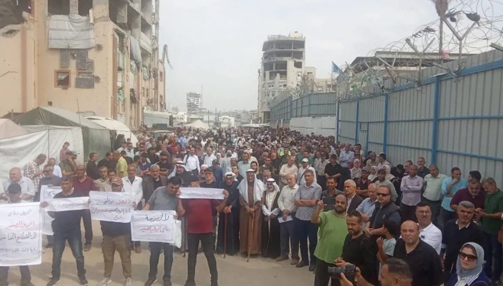 عصيان إداري لموظّفي الأونروا في غزة