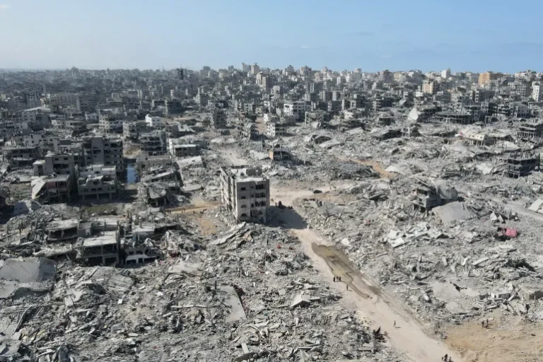 ملادينوف يطالب إسرائيل بالسماح بدخول لجنة التكنوقراط والقوات الدولية لغزة