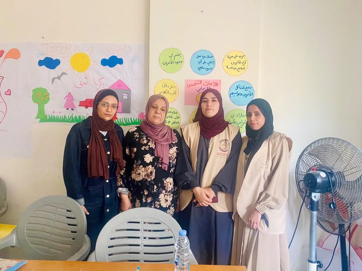 وفد من هيئة فلسطين العربية للاغاثة والتنمية الاهلية يزور مركز شؤون المرأة