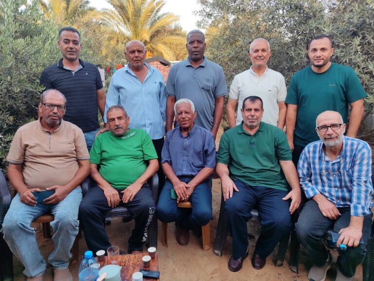 وفد من الجمعية الفلسطينية لقدامى الرياضيين وقدامى نادي اتحاد شباب دير البلح يزور الكابتن إسماعيل عطايا الكفارنة «أبو عماد»